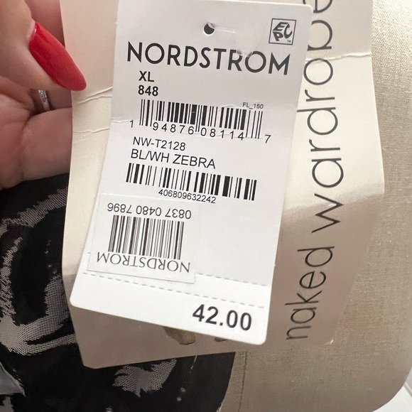 Cross Front Animal Print Mesh Crop Top - Picture 3 of 4